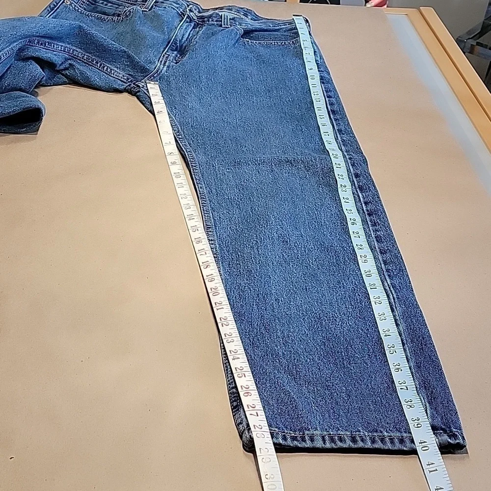 Levi's 505 Regular Fit Size 38x30 Medium Wash Blue Jeans, EUC